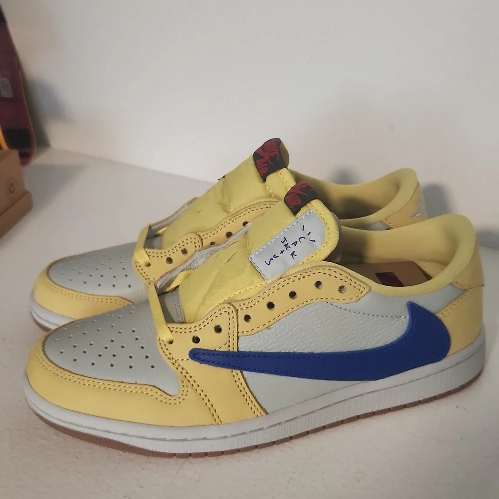 SOLD Travis Scott Jordan Low. - Picture 5 of 7